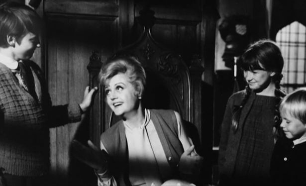 Bedknobs-And-Broomsticks-Angela-Lansbury-Ian-Weighill-Cindy-OCallaghan-Roy-Snart